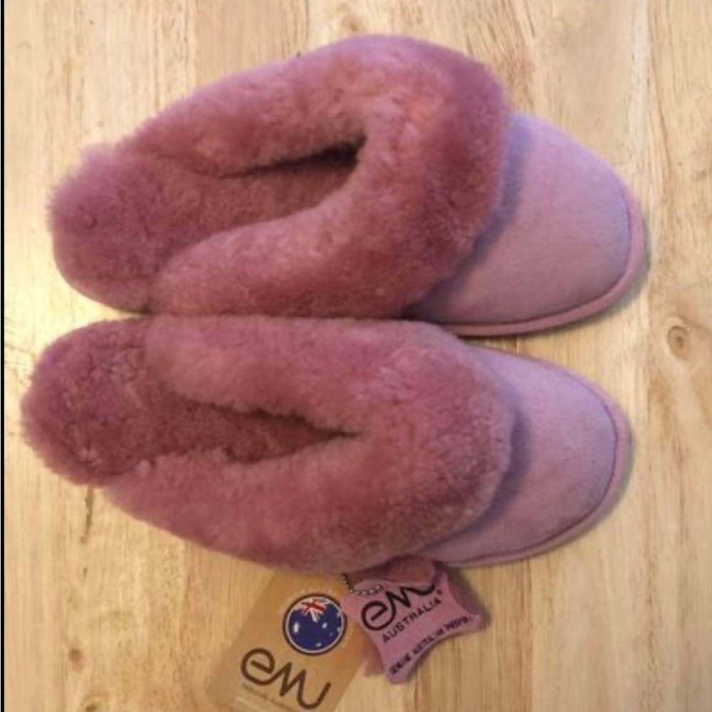 Emu Slippers Jolie style in pink.